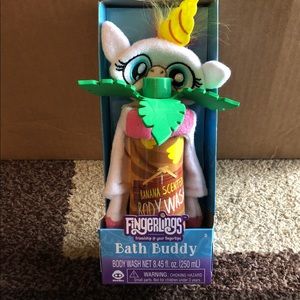 New Unicorn Fingerlings Gigi Bath Buddy wash